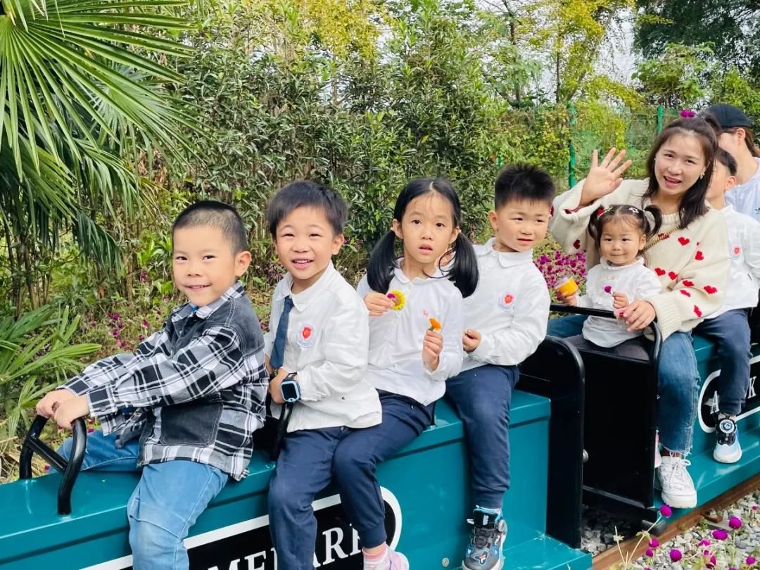 圣地雅歌幼儿园|不负好时光，相约趣探秋